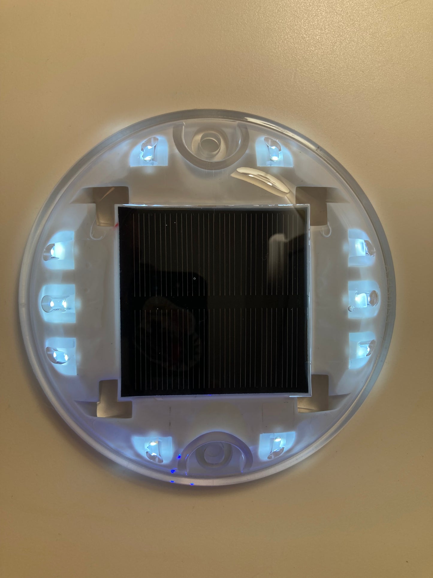 White Anchor/courtesy/Deck light Automatic/photocell