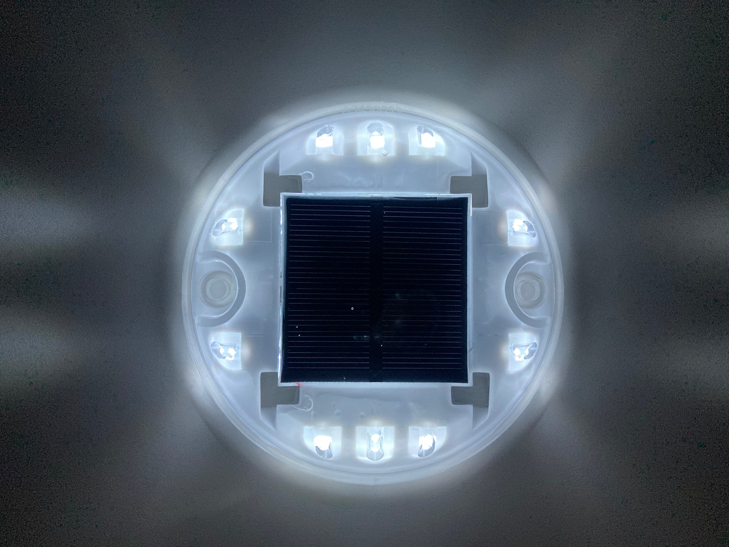 White Anchor/courtesy/Deck light Automatic/photocell